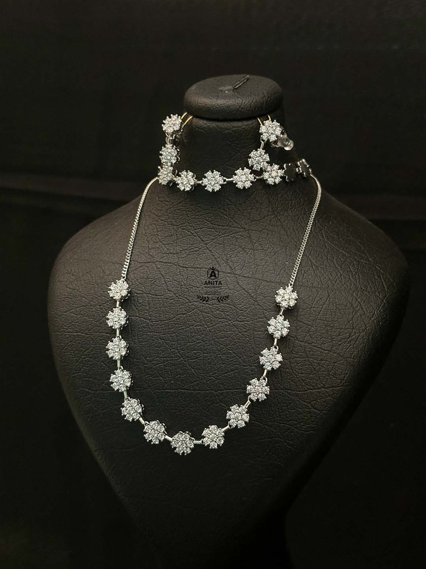 anita accessory